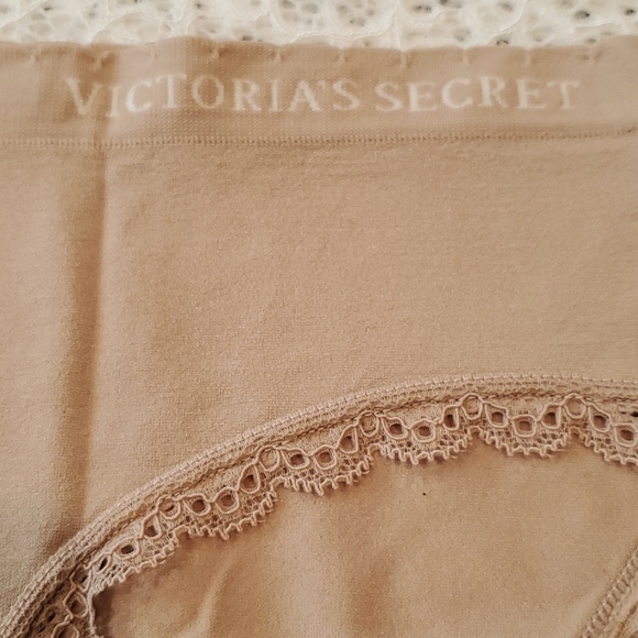 Victoria secret hiphugger panties - Picture 2 of 6